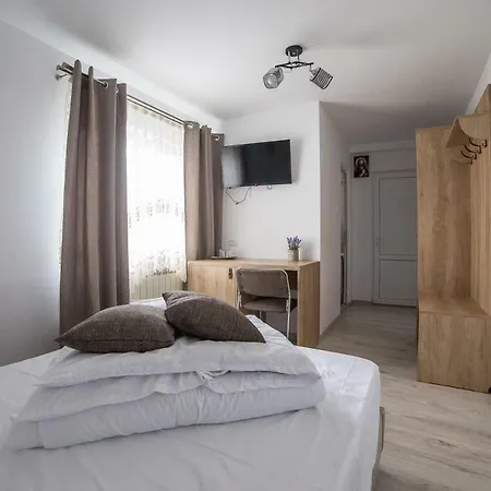 Pensión Casa Burduhos 3*