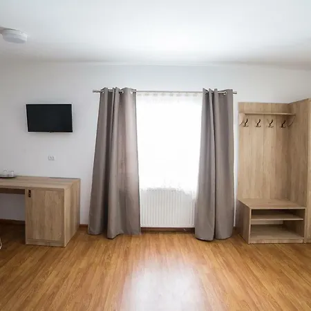 Guest house Casa Burduhos